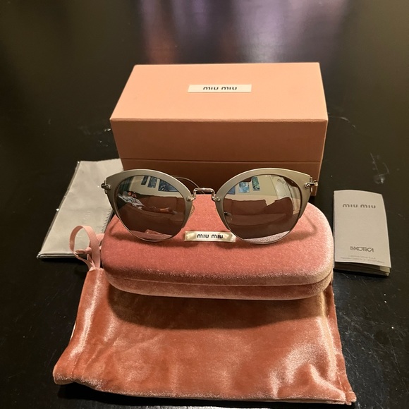 Miu Miu mirrored sunglasses - Picture 1 of 8